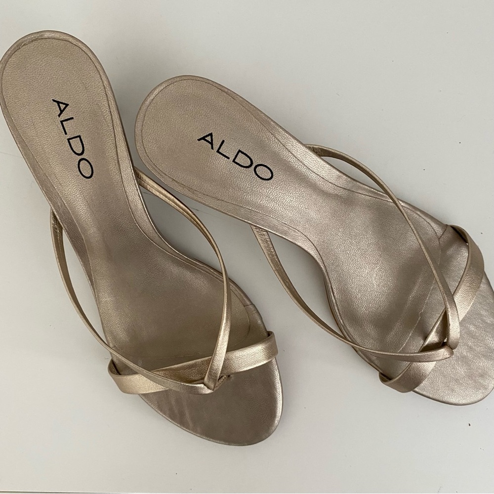 Like New Aldo Gold Heeled Flip Flop - Kitten Heel (Size 7)